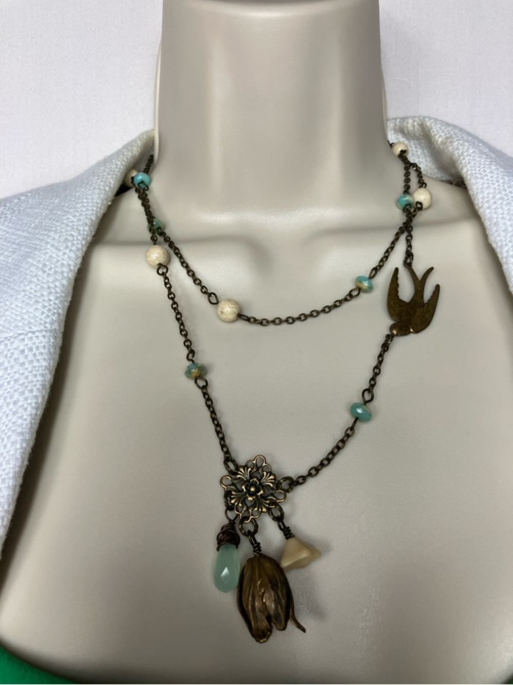 Unique Retro Floral Pendant Necklace w/Turquoise Beads and Bird detail - Picture 9 of 16